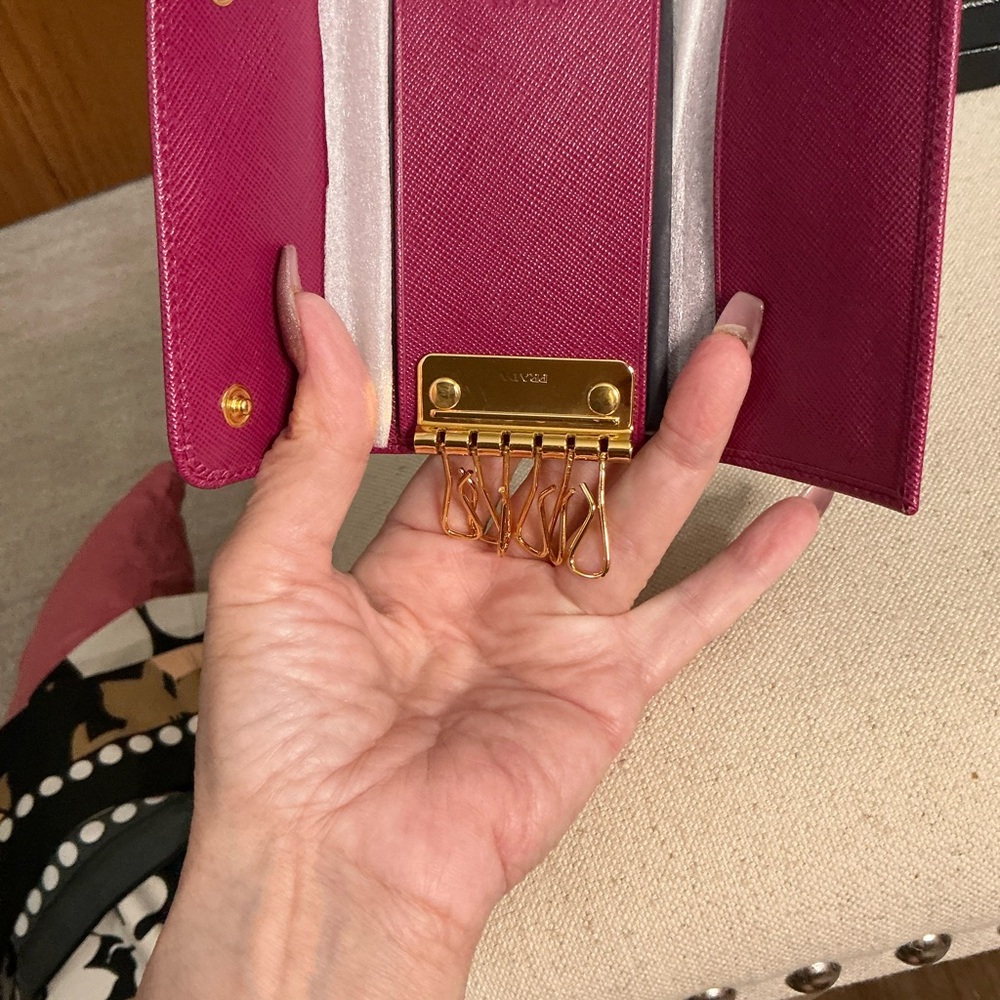 BRAND NEW Prada Saffiano Leather 6-Key Holder - Picture 4 of 7